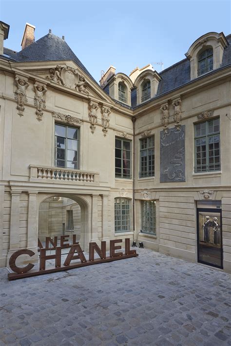 Chanel opens ephemeral boutique in Le Marais, Paris